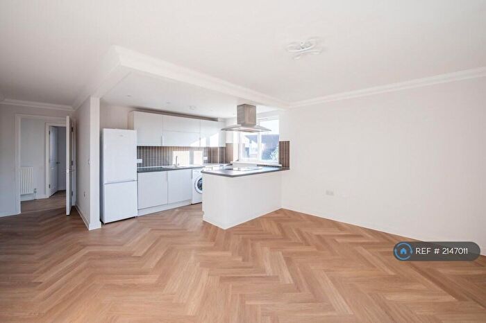 2 Bedroom Flat To Rent In Neale Court, Dagenham, RM9