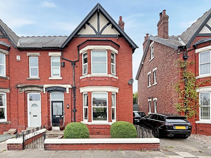 4 Bedroom Semi Detached House For Sale In Newlands Avenue, Hartlepool, TS26