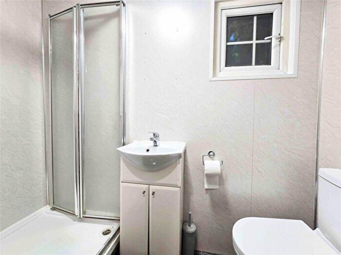 Studio To Rent In Kingshill Drive, Harrow, HA3