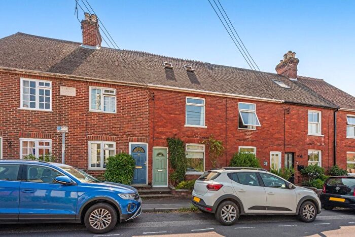3 Bedroom Terraced House For Sale In Windsor Road, Petersfield, Hampshire, GU32
