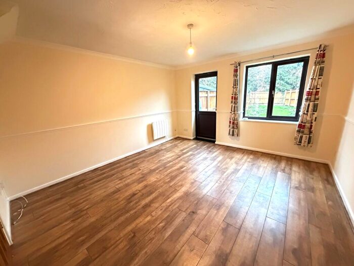 2 Bedroom House To Rent In Pebble Drive, Didcot, OX11