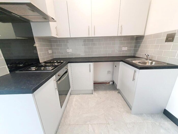 1 Bedroom Flat To Rent In Hertford Road, Enfield, EN3
