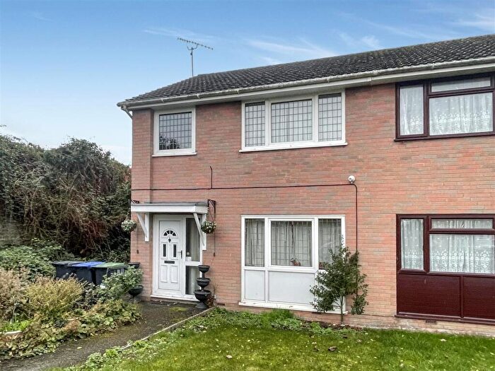 3 Bedroom Semi-Detached House For Sale In Downlands Close, Downton, Salisbury, SP5