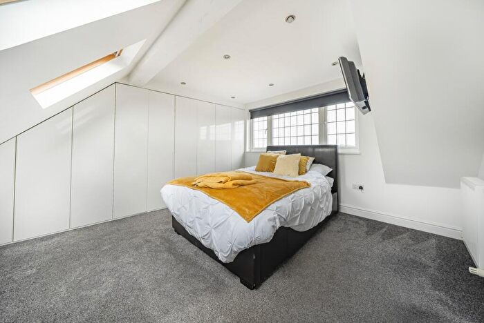 4 Bedroom Semi-Detached House To Rent In Layhams Road West Wickham, BR4