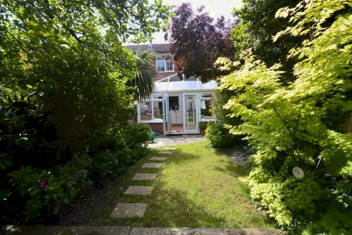 3 Bedroom House To Rent In Chalcot Close, Sutton, SM2