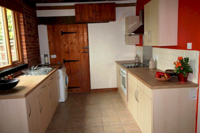 2 Bedroom Cottage To Rent In Clevelode Lane, Guarlford, Malvern, WR13
