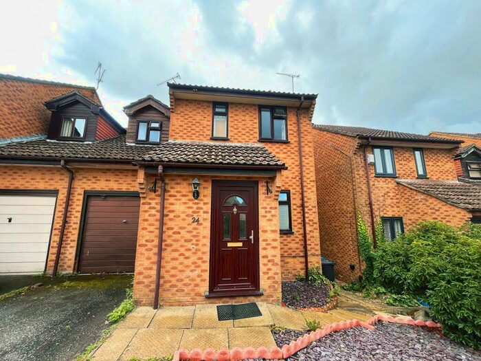 4 Bedroom House To Rent In Chalbury Close, Canford Heath, BH17
