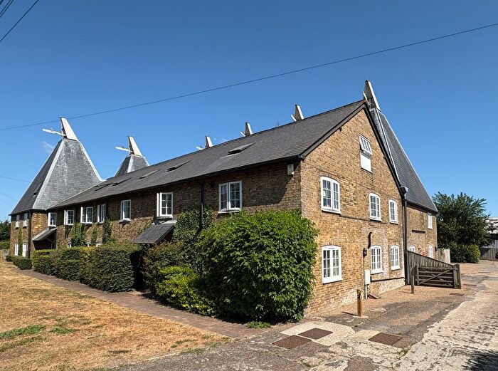 2 Bedroom Flat To Rent In London Road, Teynham, ME9