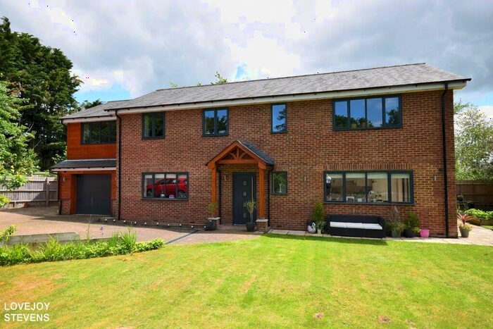 5 Bedroom Detached House For Sale In Newbury Road, Headley, Thatcham, RG19