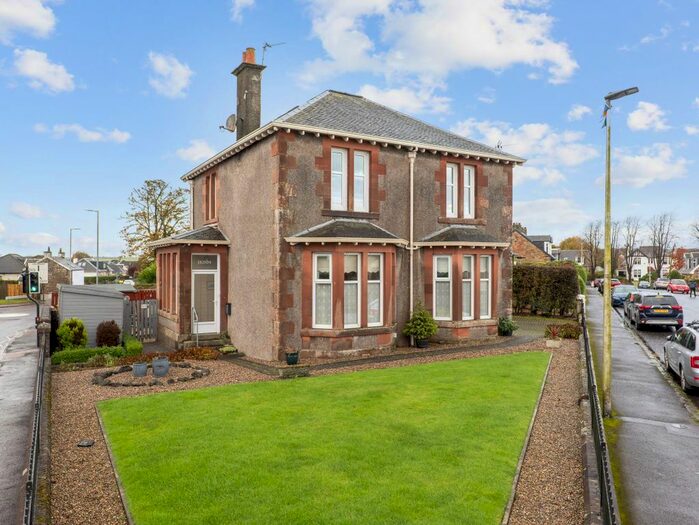 3 Bedroom Flat For Sale In Kirk Street, Strathaven, Lanarkshire, ML10