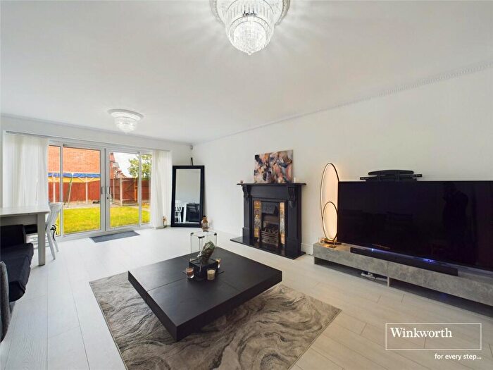 3 Bedroom End Of Terrace House For Sale In Northolme Gardens, Edgware, Middlesex, HA8