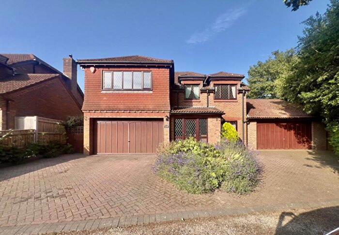 4 Bedroom Detached House For Sale In Langley Lodge Gardens, Blackfield, SO45
