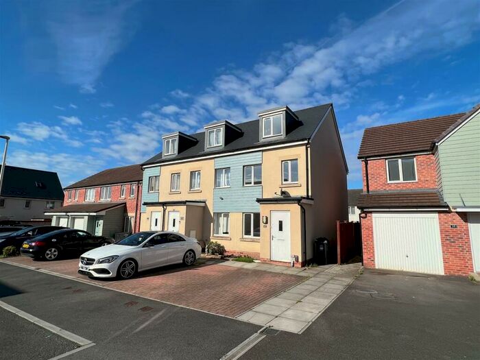 3 Bedroom Town House For Sale In Leonides Avenue, Haywood Village - No Chain!, BS24