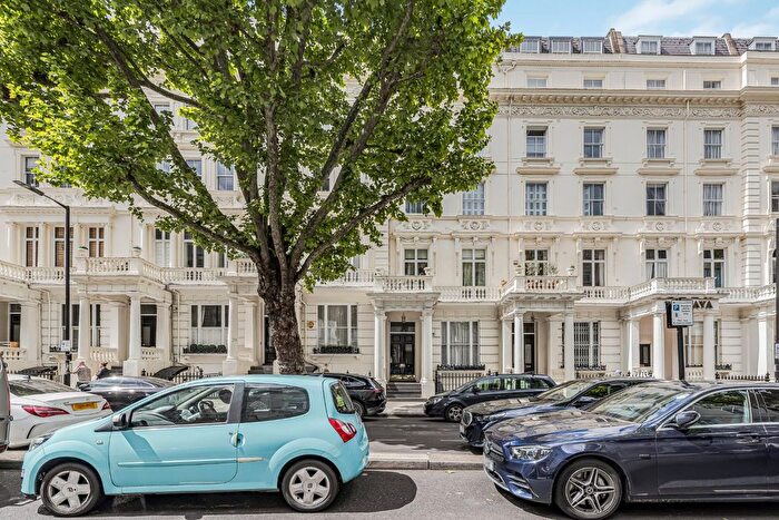 3 Bedroom Flat For Sale In Inverness Terrace, Bayswater, London, W2