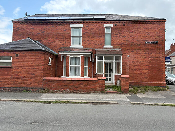 4 Bedroom House Of Multiple Occupation For Sale In Laura Street, Crewe, CW2