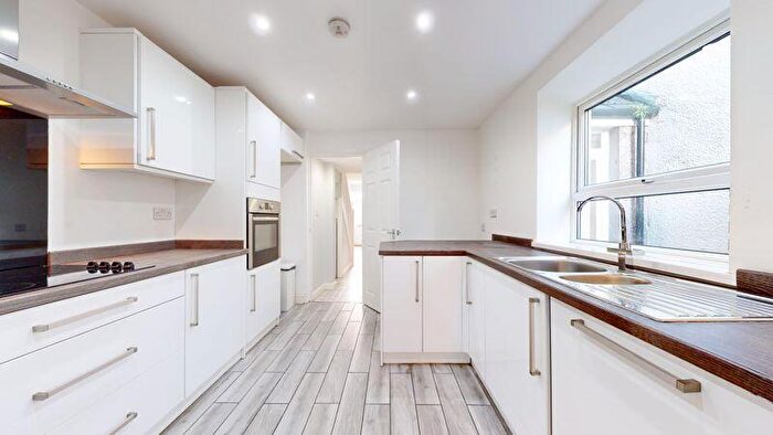 5 Bedroom Terraced House To Rent In Plassey Street, Penarth, CF64