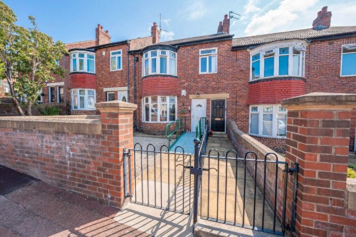 3 Bedroom Flat For Sale In Watt Street, Bensham, Gateshead, Tyne And Wear, NE8