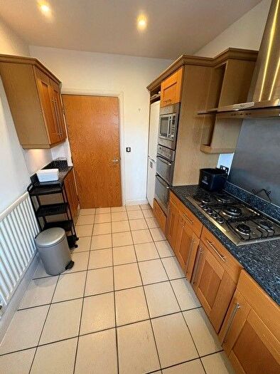 2 Bedroom Flat To Rent In Lady Aylesford Avenue, Stanmore, HA7