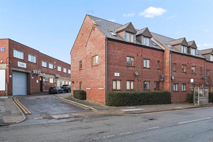 2 Bedroom Flat To Rent In Station Road, Irthlingborough, Wellingborough, NN9