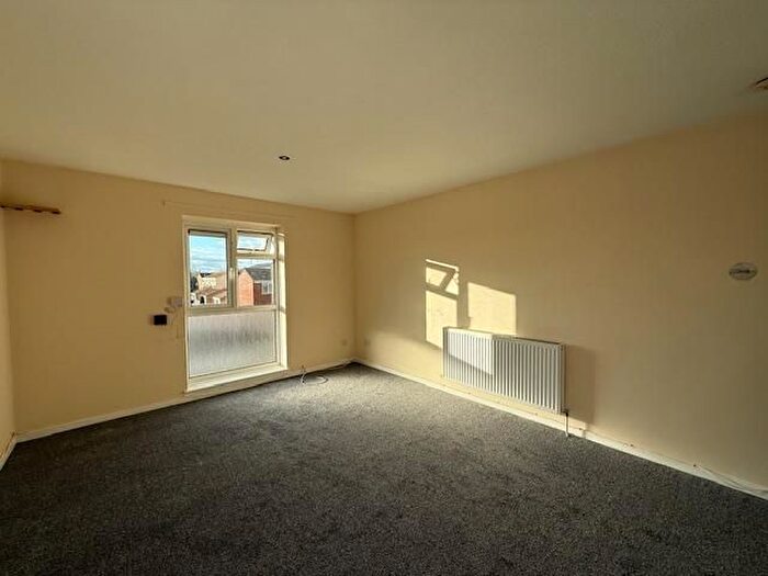 2 Bedroom Flat To Rent In Pentland Road, Slough, SL2