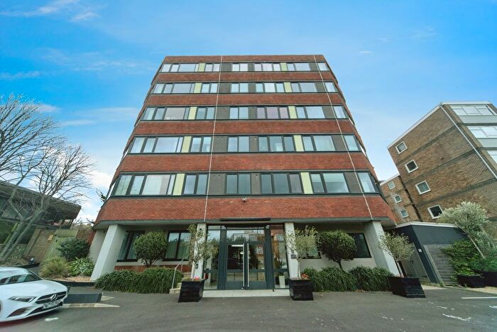 2 Bedroom Flat For Sale In Upperton Road, Eastbourne, East Sussex, BN21