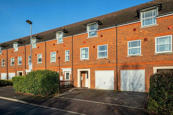 4 Bedroom Property To Rent In White Lodge Close, Isleworth, TW7