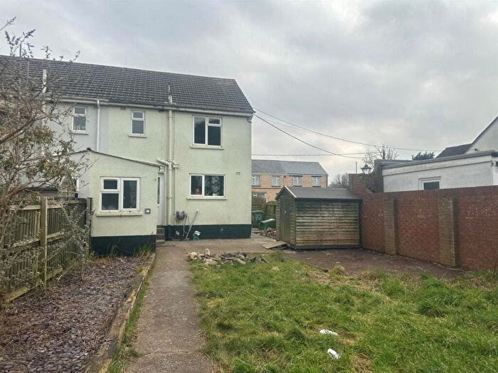 2 Bedroom End Of Terrace House To Rent In Clovelly Road, Bideford, EX39