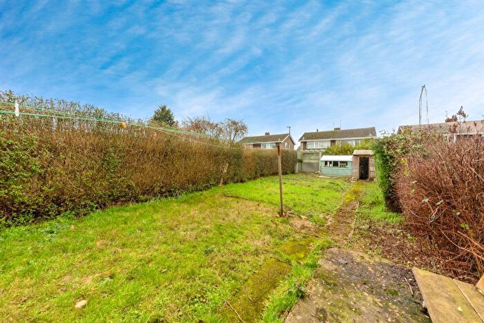 3 Bedroom Semi-Detached House For Sale In East Avenue, Grantham, NG31