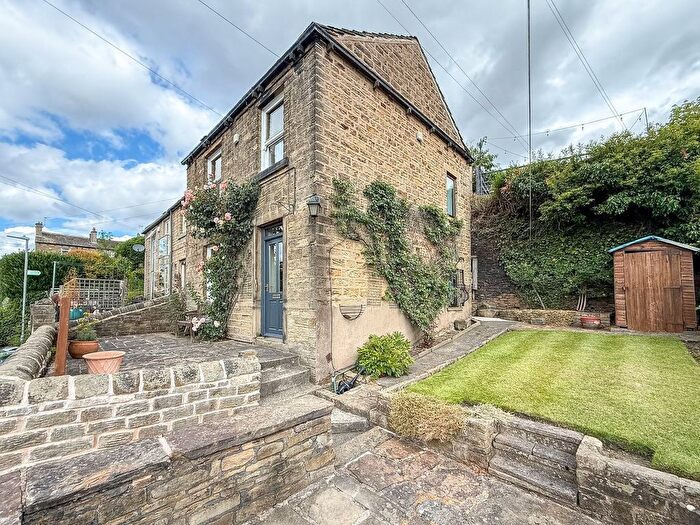 2 Bedroom Cottage For Sale In Slant Gate, Kirkburton, Huddersfield, HD8