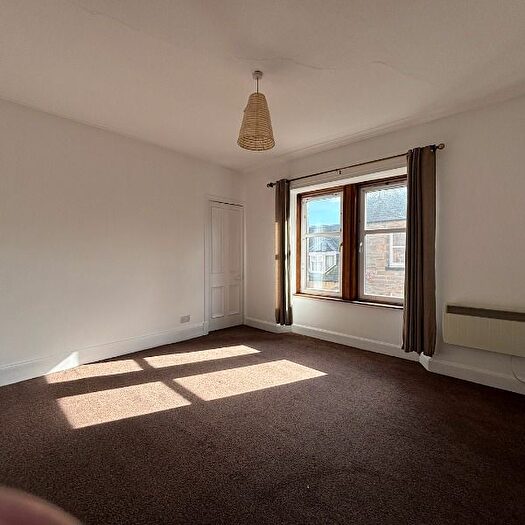 2 Bedroom Flat To Rent In High Street, Perth, Perthshire, PH1