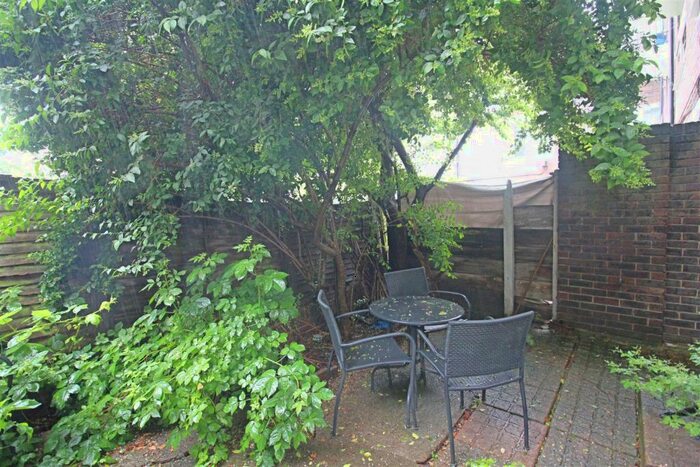 4 Bedroom Flat To Rent In Brion Place, London, E14