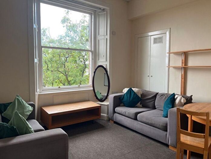 5 Bedroom Flat To Rent In Morningside Road, Edinburgh, EH10