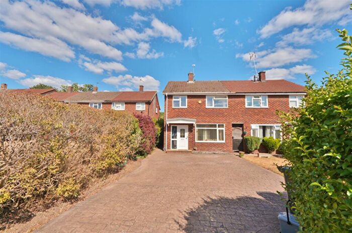3 Bedroom End Of Terrace House For Sale In Fairview Road, Slough, Slough, SL2