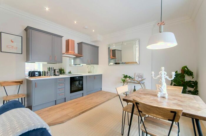 1 Bedroom Flat To Rent In Bolton Gardens, South Kensington, London, SW5