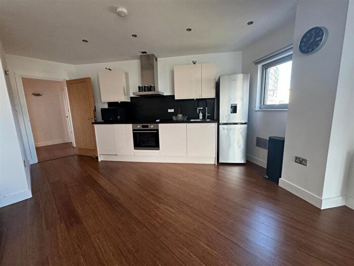 2 Bedroom Apartment To Rent In Altolusso, City Centre ( Beds ), CF10