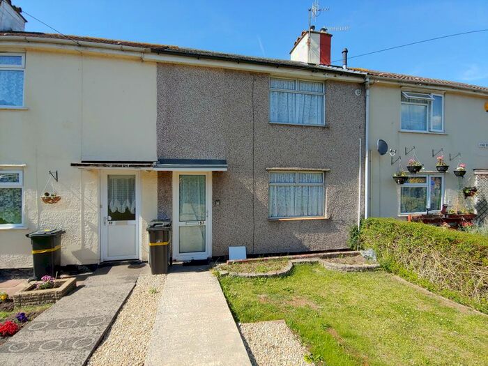 2 Bedroom Terraced House To Rent In Kings Weston Avenue - Shirehampton, BS11