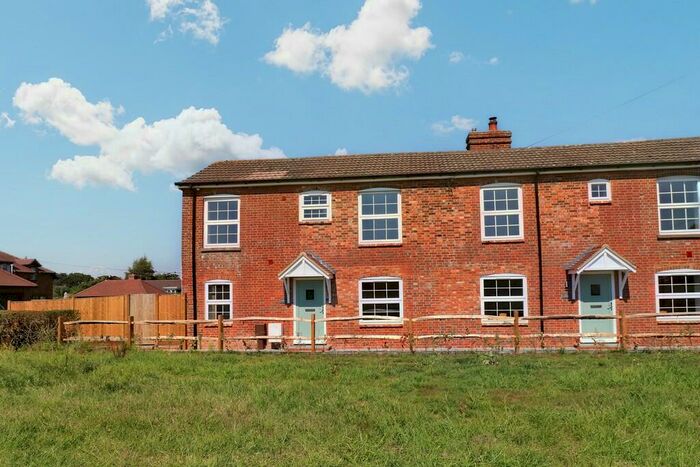 2 Bedroom End Of Terrace House To Rent In Winchester Road, Waltham Chase, SO32