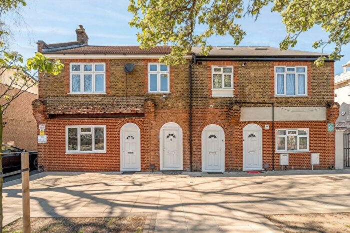 3 Bedroom Property To Rent In Oldfield Lane South, Greenford, UB6