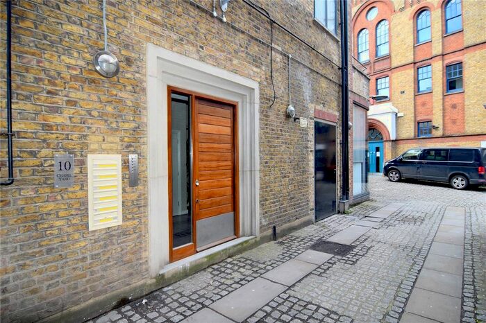 1 Bedroom Flat To Rent In Chapel Yard, London, UK SW18