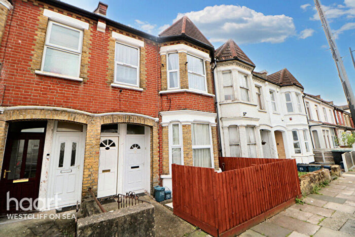 2 Bedroom Flat For Sale In Stromness Place, Southend-on-Sea, SS2