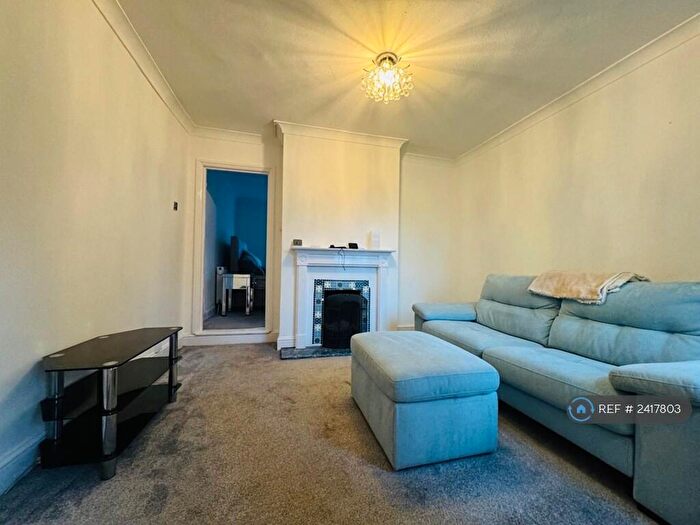 1 Bedroom Maisonette To Rent In West Wycombe Road, High Wycombe, HP12