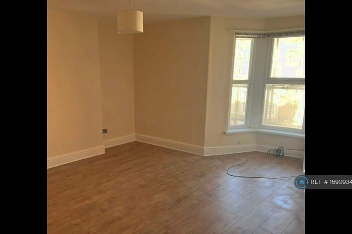 2 Bedroom Flat To Rent In Central Drive, Morecambe, LA4