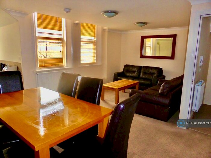 6 Bedroom Maisonette To Rent In Mayfair Road, Newcastle Upon Tyne, NE2