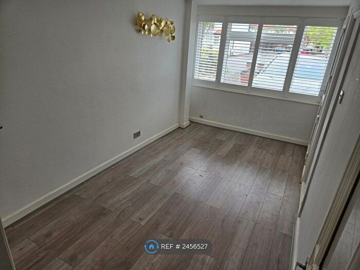 1 Bedroom Flat To Rent In Manor Road, Mitcham, CR4