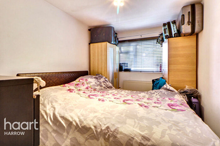 2 Bedroom Flat For Sale In Aran Drive, Stanmore, HA7