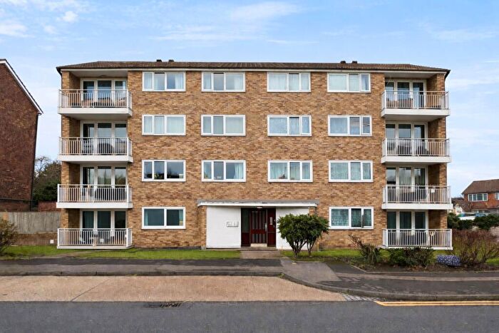1 Bedroom Flat For Sale In Turpin Avenue, Collier Row, Romford, RM5