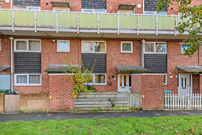 2 Bedroom Apartment For Sale In Bishopsfield Road, Fareham, Hampshire, PO14