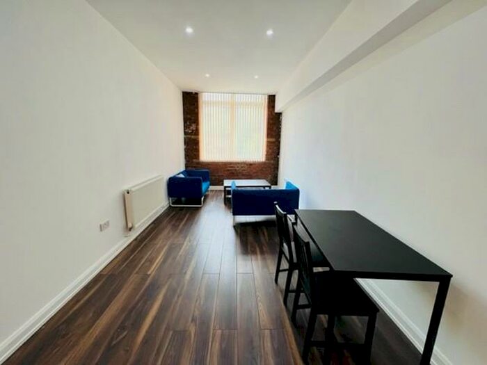 1 Bedroom Flat To Rent In Canal Road, Bradford, BD1