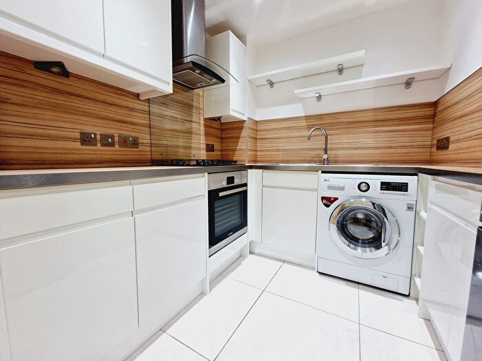 2 Bedroom Flat To Rent In Manor Gardens, London, N7