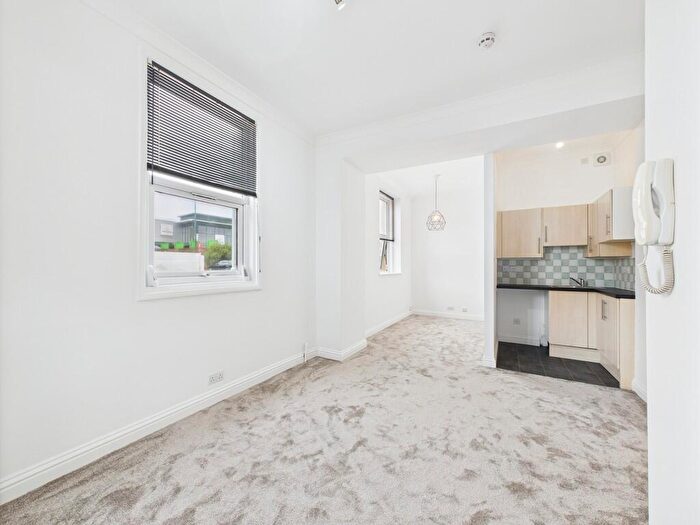 Apartment To Rent In Newland Road, Worthing, BN11